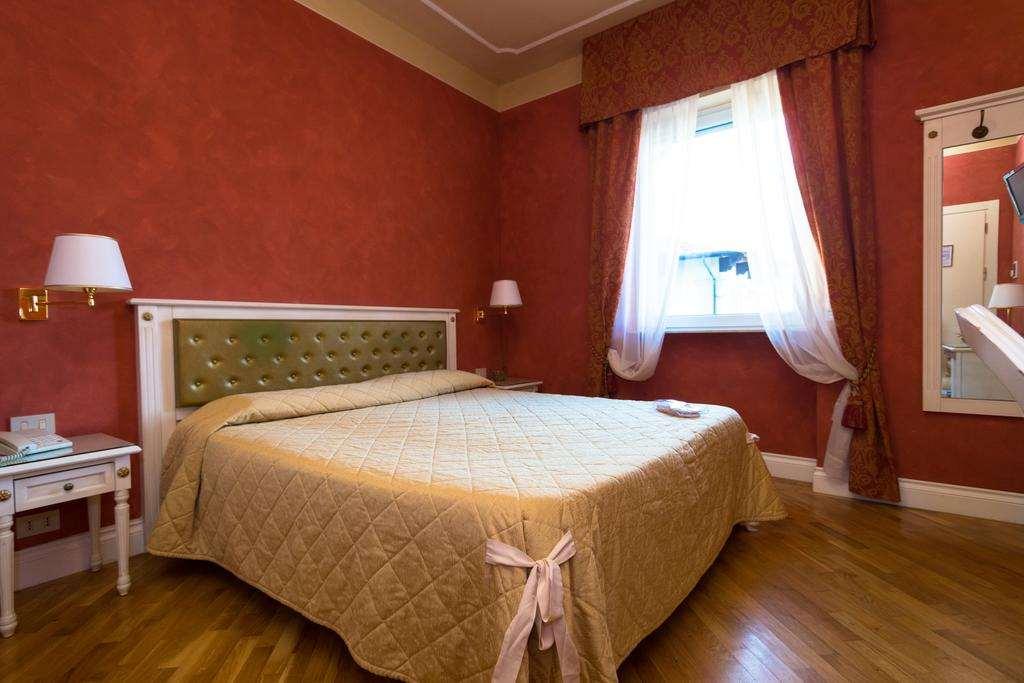 ליבורנו Hotel Gennarino חדר תמונה