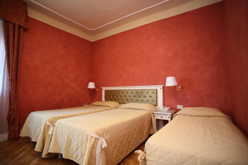 ליבורנו Hotel Gennarino חדר תמונה